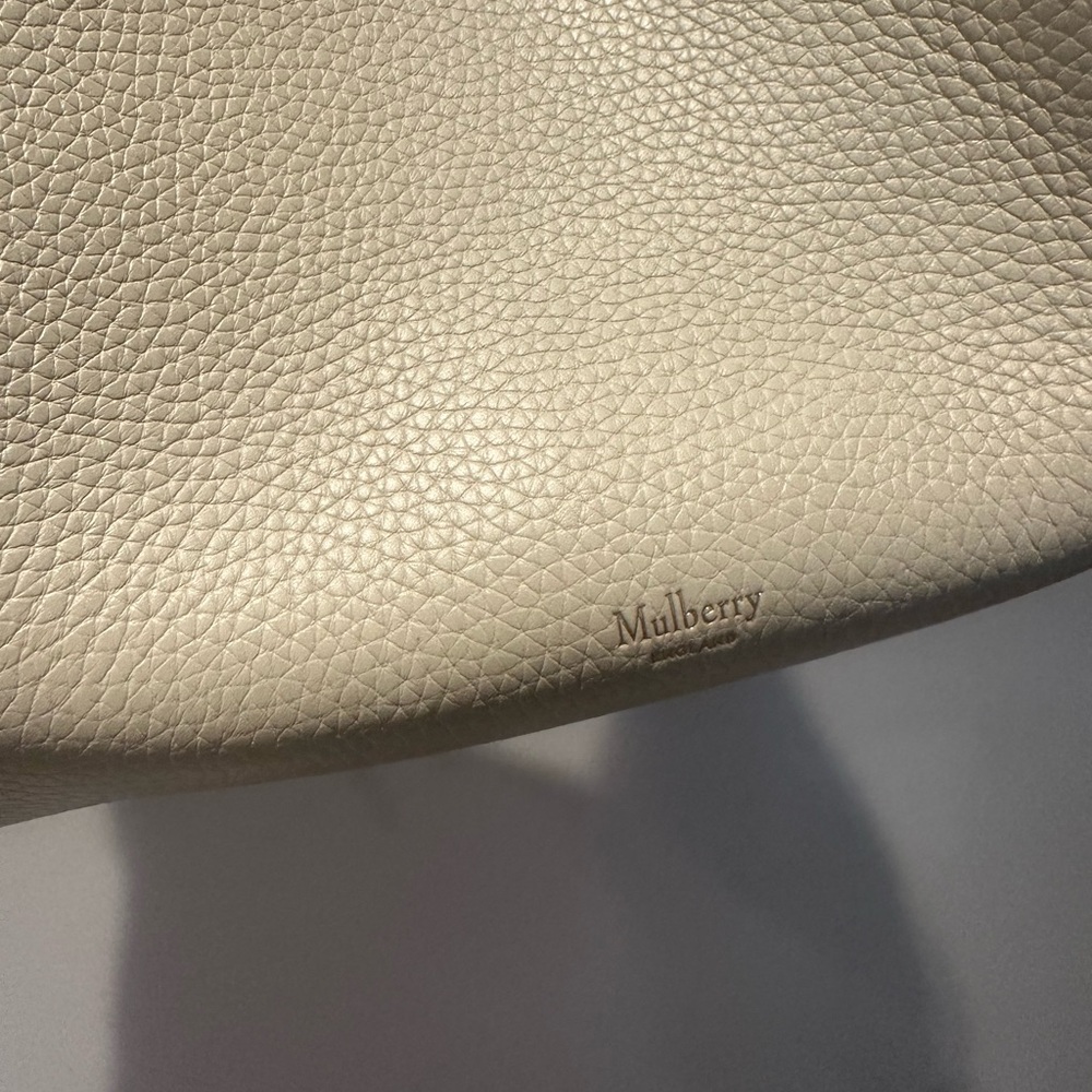 Mulberry Pebbled Leather Shoulder Bag in Light Beige with Gold Hardware - Picture 10 of 10